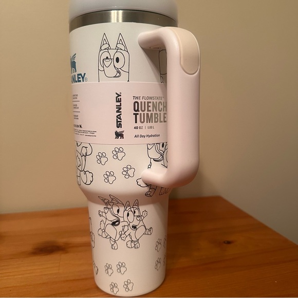 NEW Stanley The Quencher H2.0 FlowState 40 oz Tumbler Straw Bluey Bingo - Picture 5 of 10